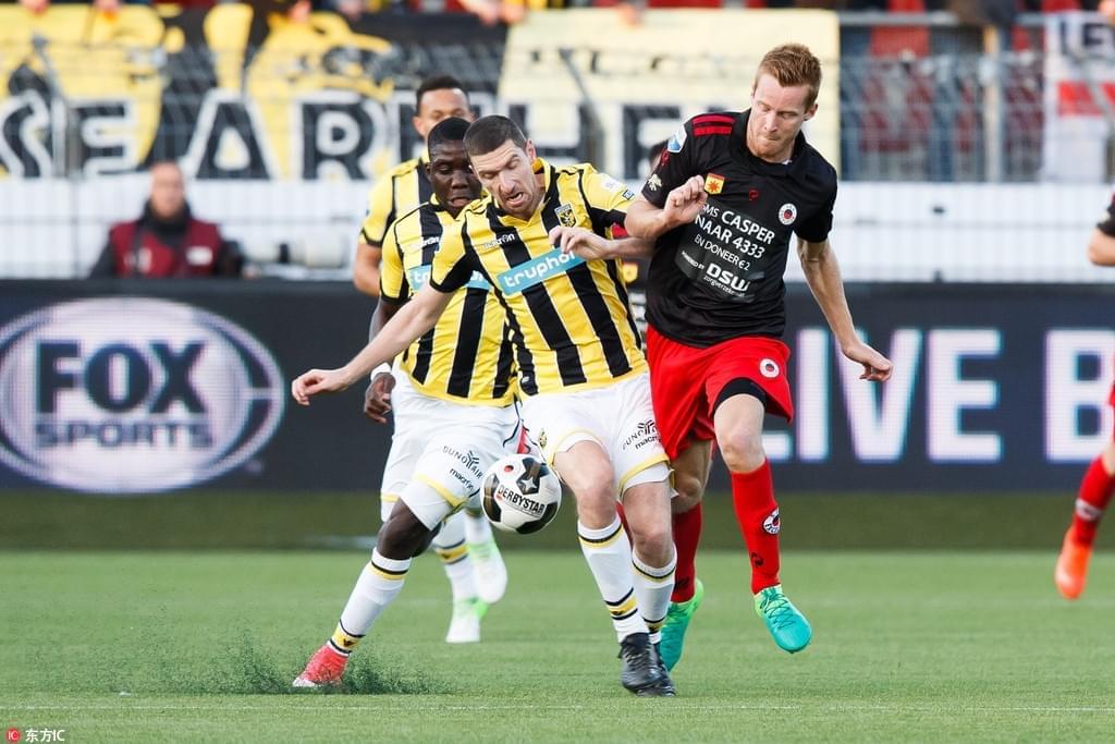 在关键比赛 在关键比赛