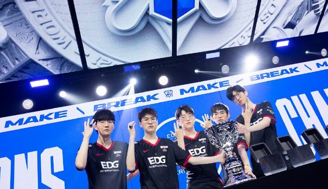 掩护牵制两 掩护牵制两